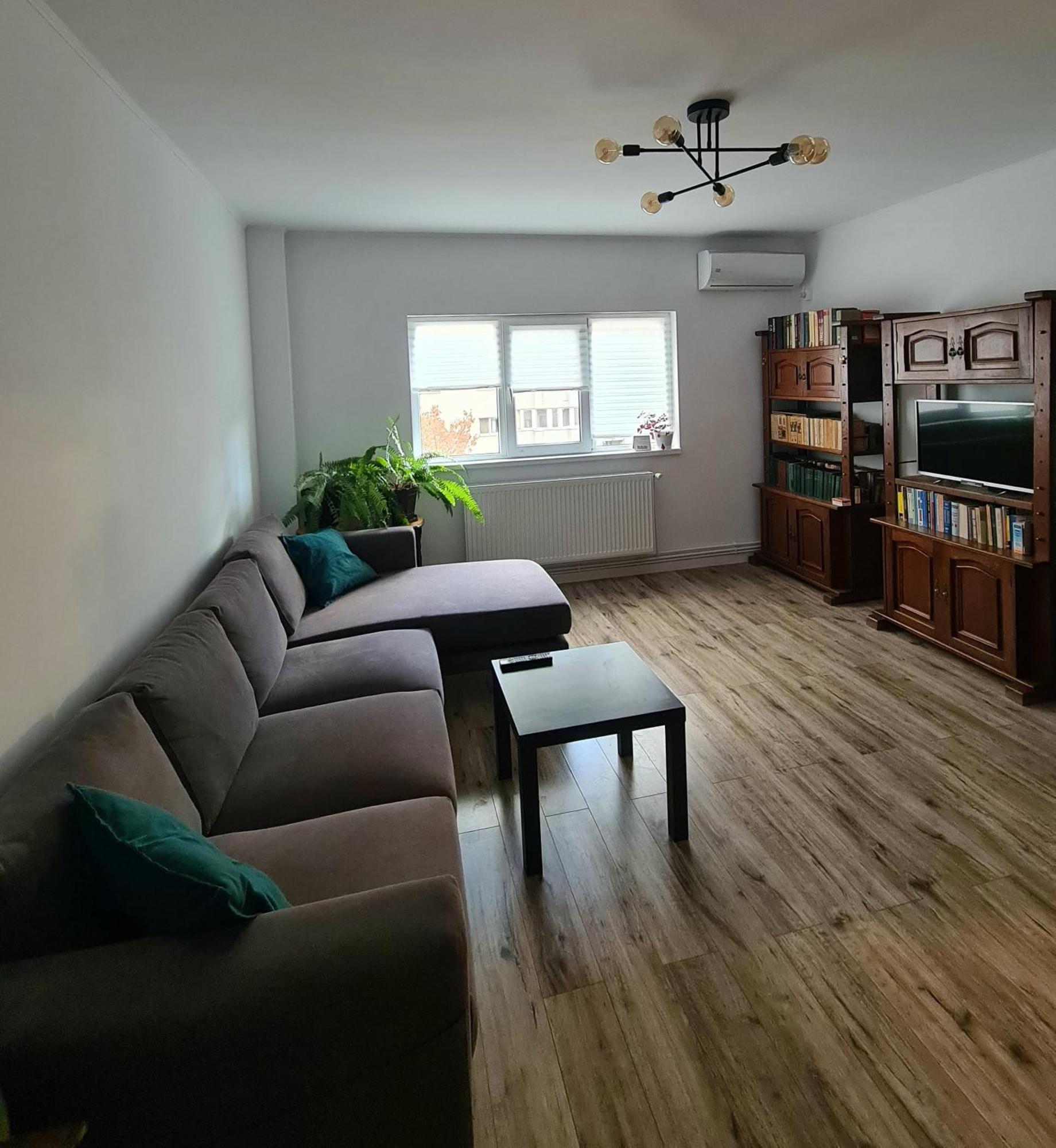 Apartment In Dristor Area Boekarest Buitenkant foto